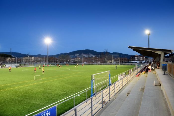Éclairage LED terrain de football - exemple de réalisation par projecteurs Win4LED (6/6)