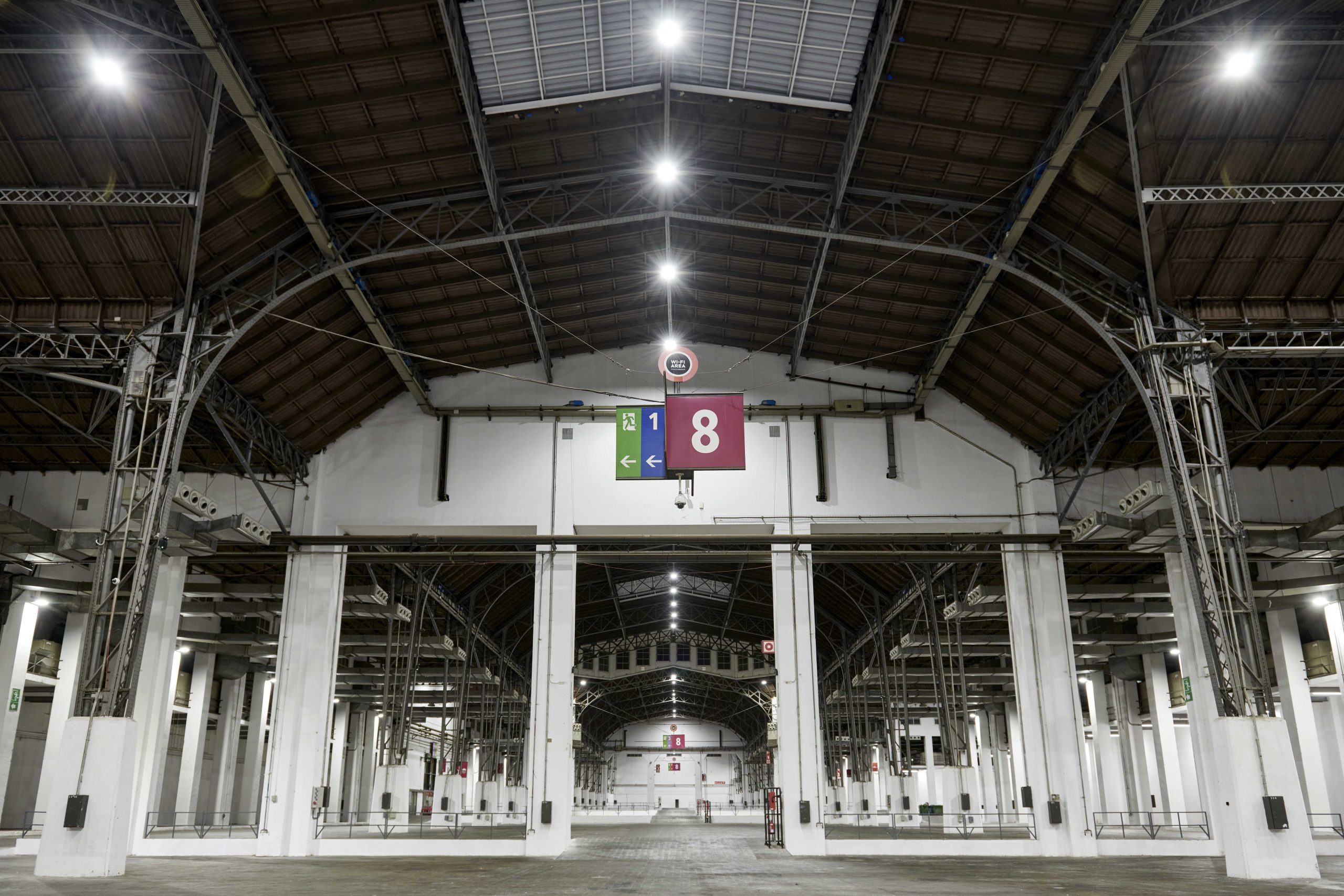 Iluminación pabellón 8 Fira Internacional de Barcelona Carandini