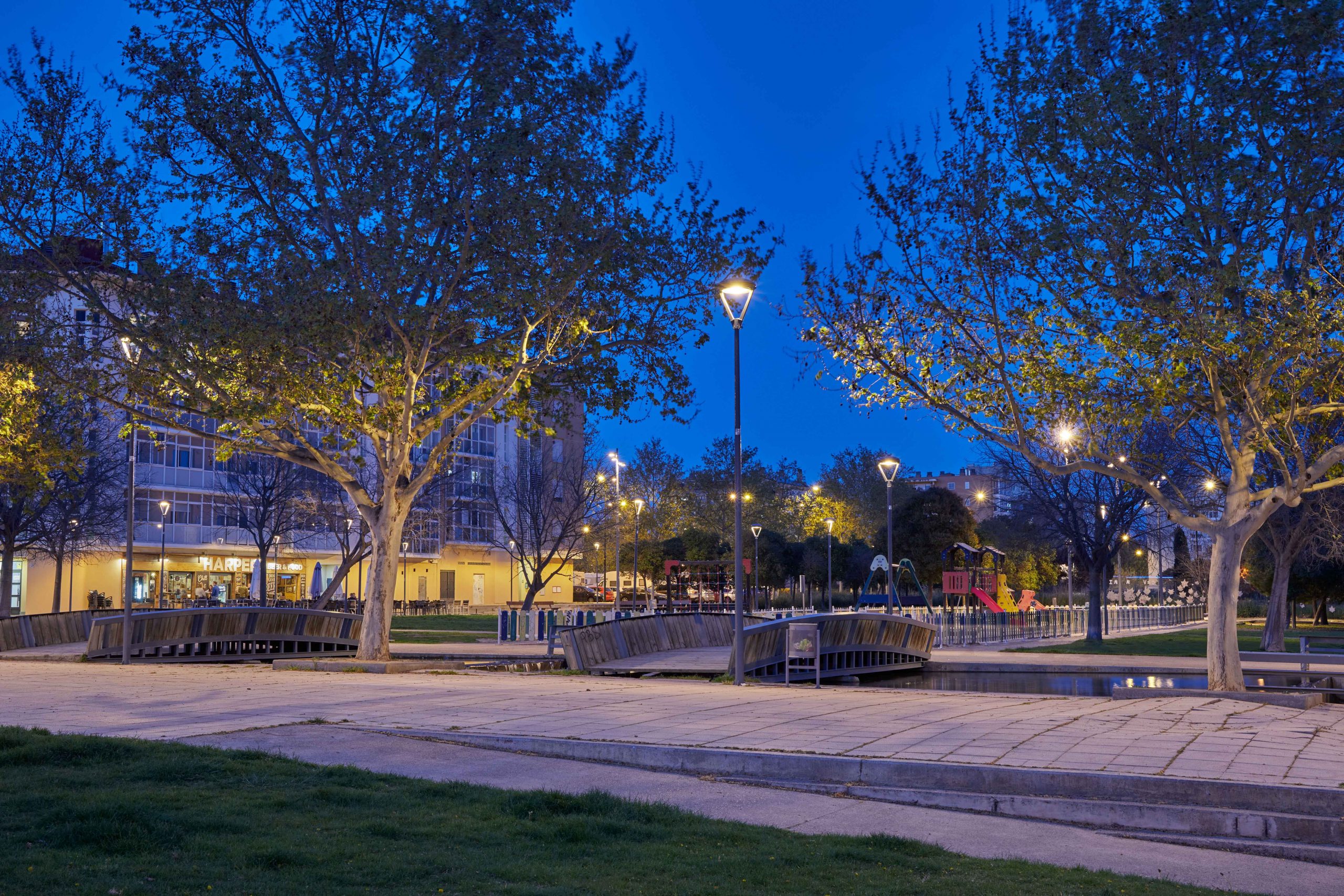Iluminación eficiente LED parque Zaragoza Carandini