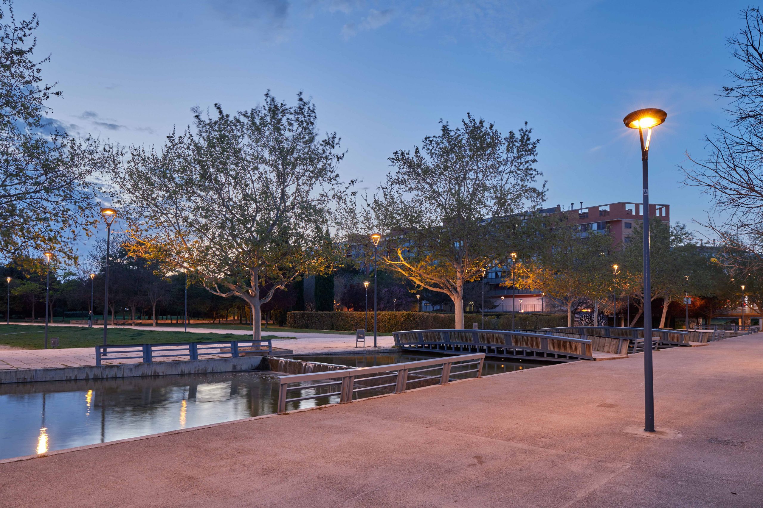 Iuminación eficiente LED parque Zaragoza Carandini_2