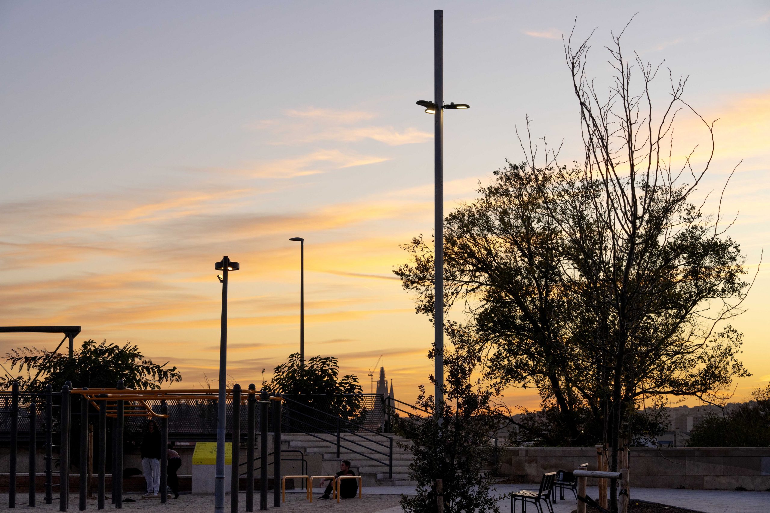 Iluminación dinámica conectada Parc del Molinet Barcelona alumbrado Carandini11